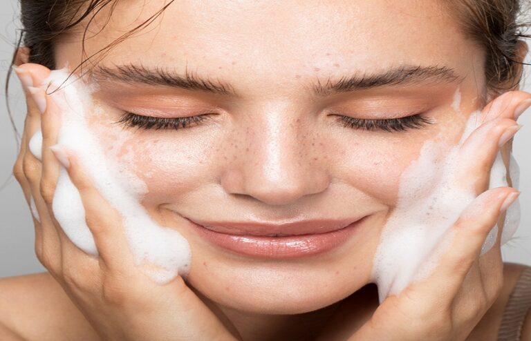 Cleansing Foam: Benefits and How to Use It