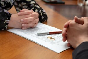 How Divorce Lawyers in Dubai Can Guide You Through Family Matters